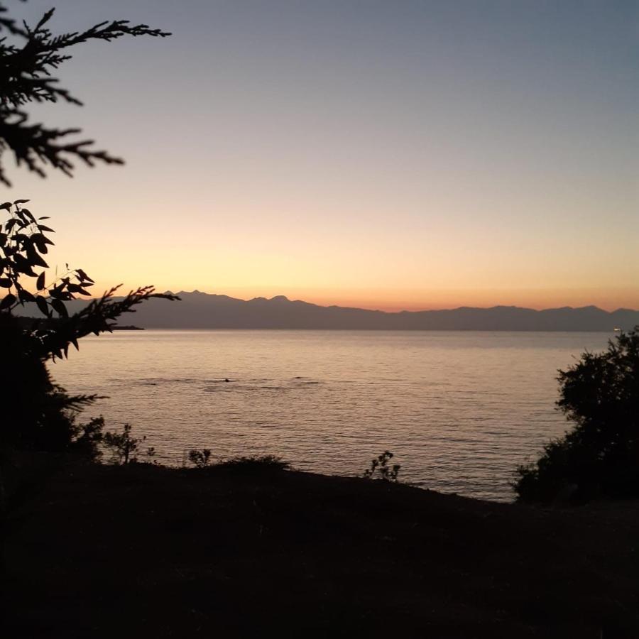 Seafront Studio With Direct Beach Access Koroni  Ngoại thất bức ảnh
